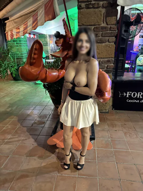 Two reasons to visit this seafood restaurant