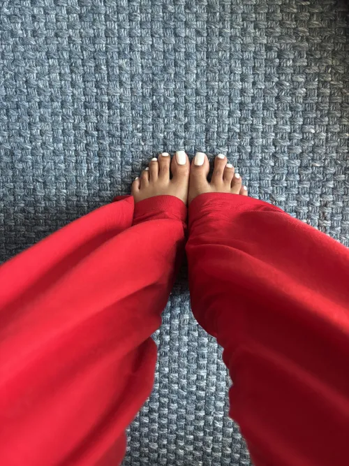 Do white toes make you weak?