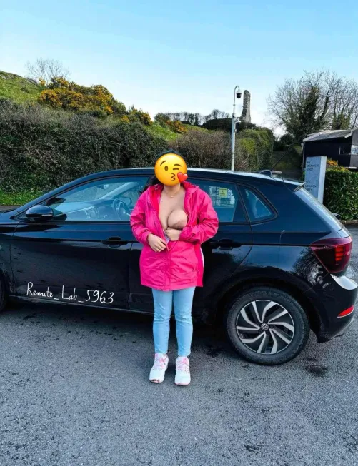 Getting my tits out in the cold ❤️