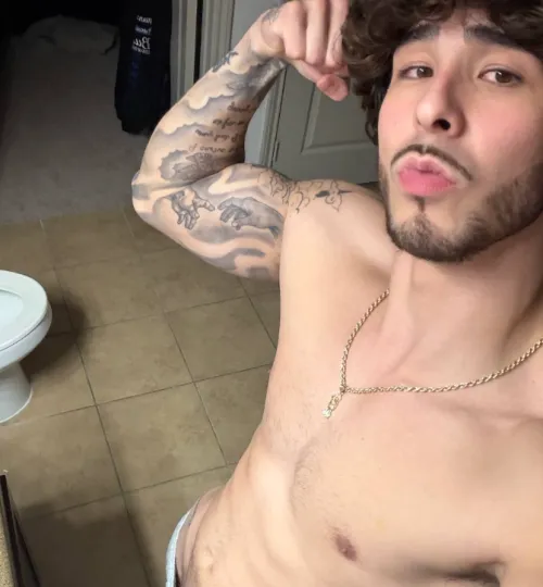 Grip the arm, follow the lines