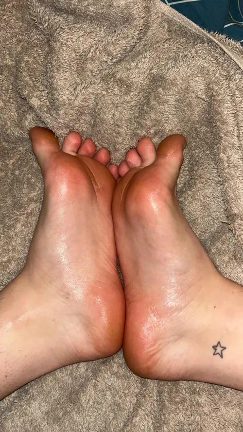How do I get verified on here? F23, feet content seller