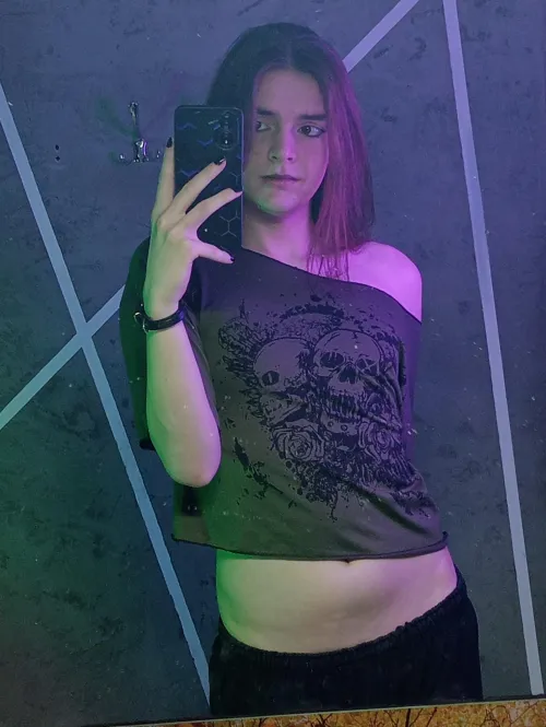 Just a little peak ;3