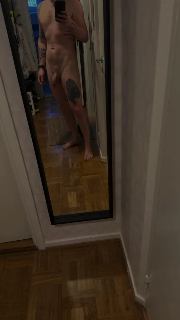 Ledig idag i Göteborg. Nån som vill krypa ner intill och hålla mig sällskap? ;)