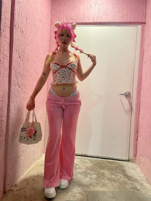 Pink and ready for tonight