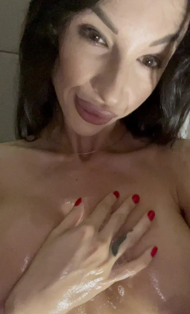 Simply fresh out of the bath and dripping here