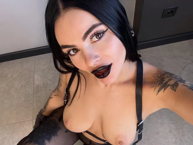 u wouldn't believe the lingerie i bought today. black lace, so sexy. maybe i'll model it for u later ;)