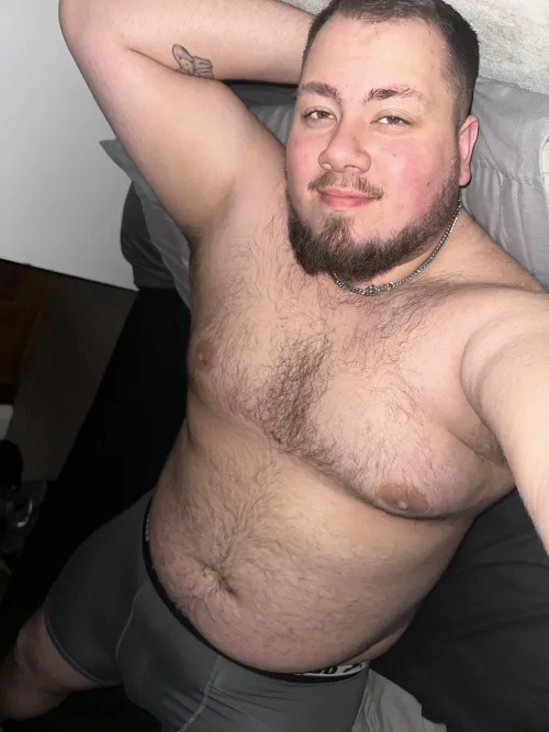 23 masculine top here looking for 30+ bottom preferably chubby
