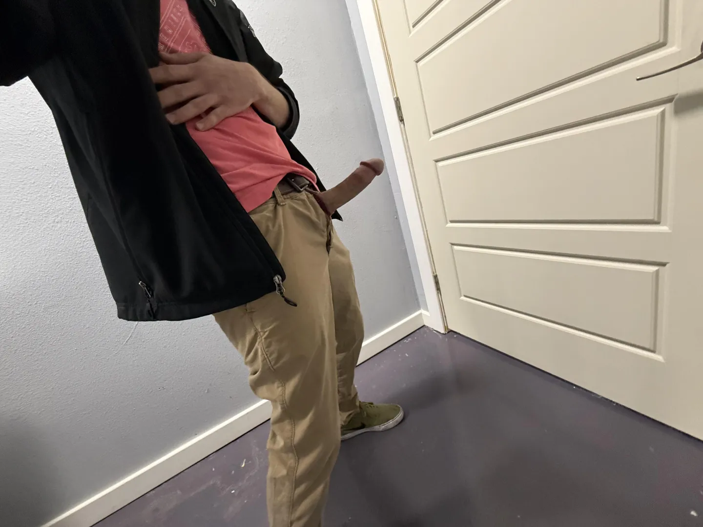 27 Hispanic, Hung and hard ✅ ready for playtime with your hot wifey  