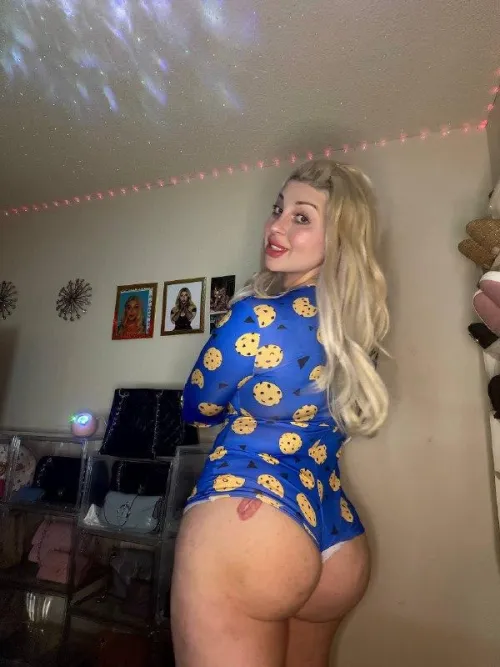 Fill my cheeks with tons of kisses