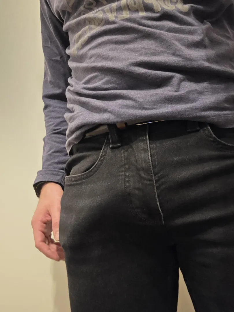 Hope some hot ladies will notice