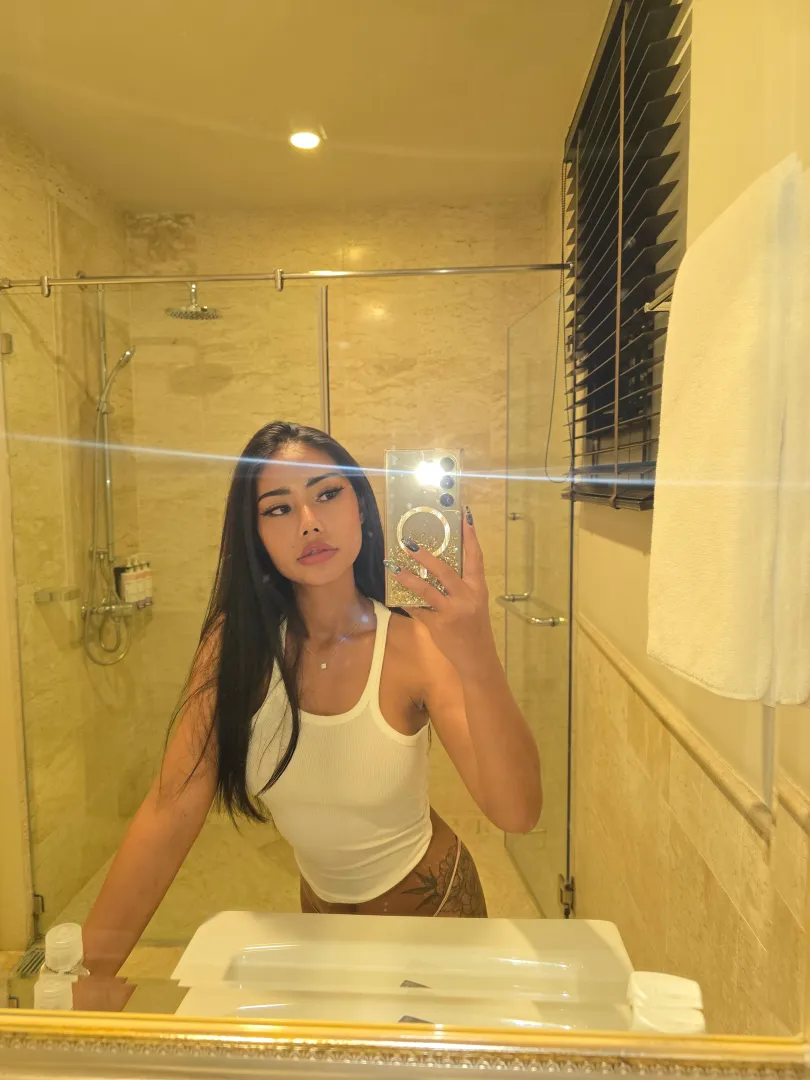 I’m the only Valentine’s gift you need to unwrap 