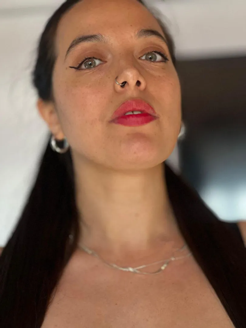 Kiss my lips and then...