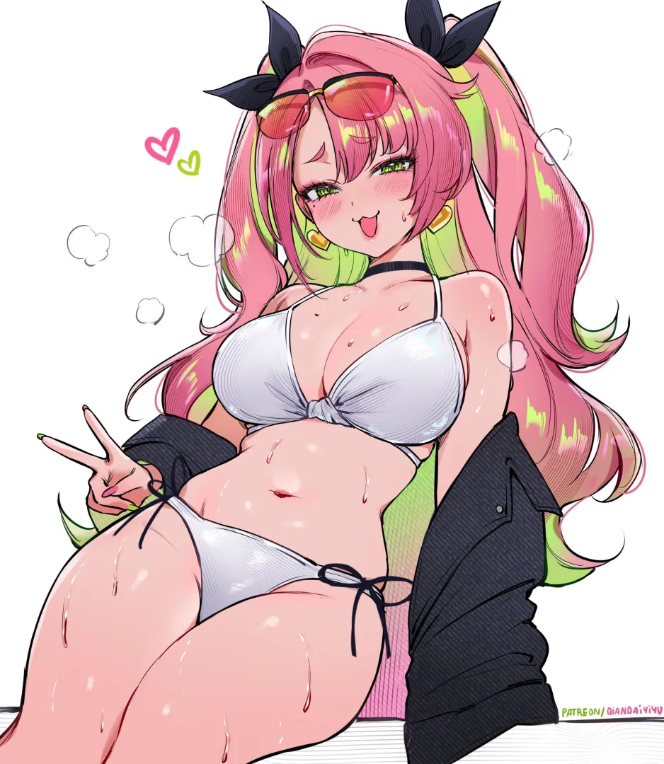 Nicole showing off her new bikini (qiandai)