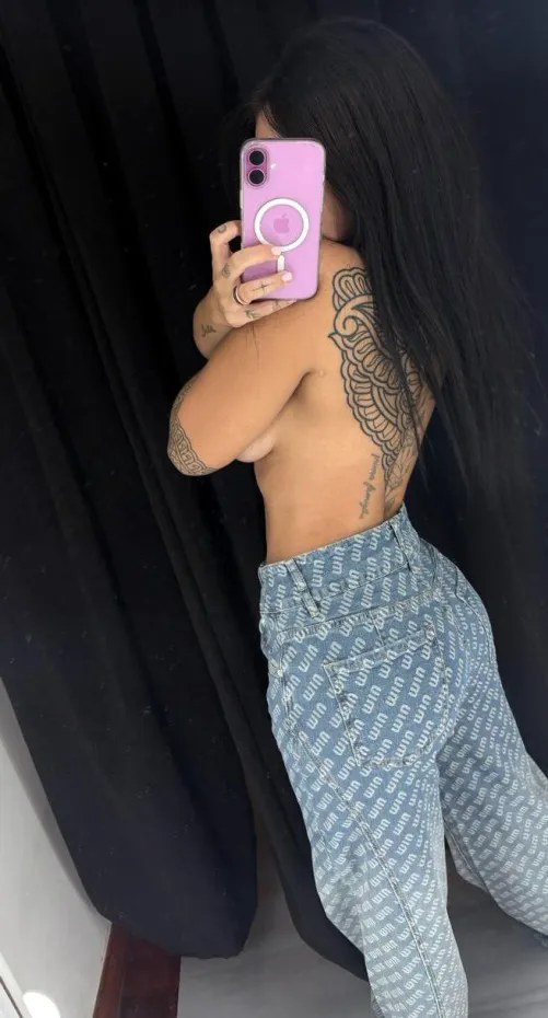 one sexy, round, perfect, big booty for valentines