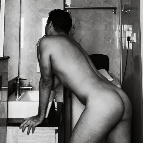 Prep before stepping under the shower ‍♂️