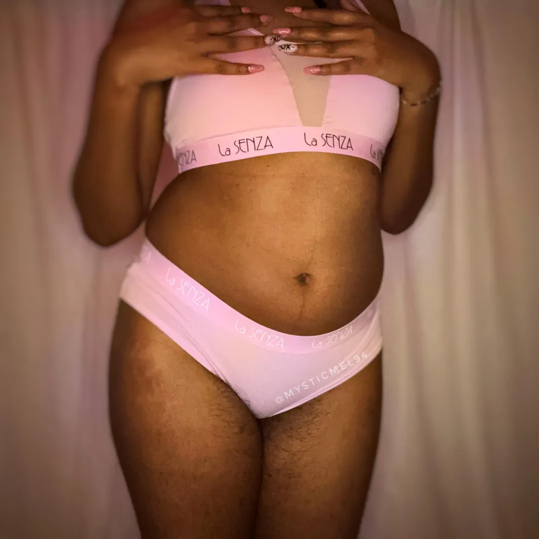 [selling] Sweaty & Pretty in Pink   [pty]