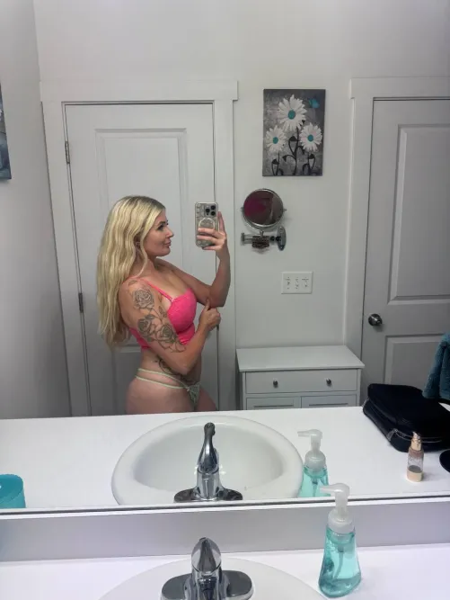 Tell me, would you jerk off to my nudes if I send them to you?