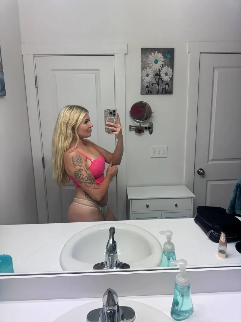 Tell me, would you jerk off to my nudes if I send them to you?