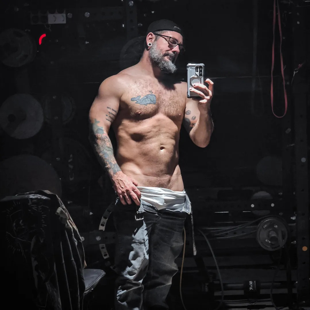 That's a deep V. Come get a closer look.