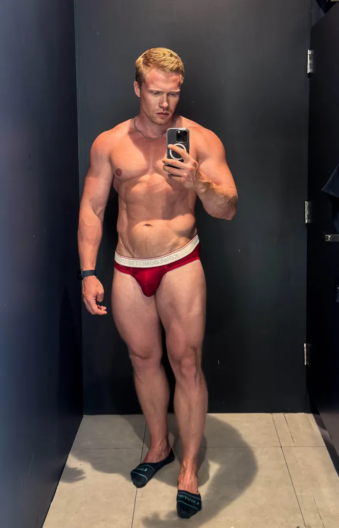 Who here likes short socks? Ahm (33 yo)