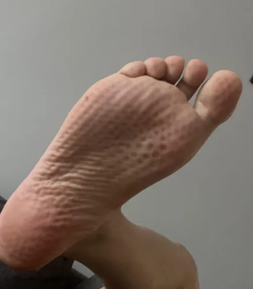 Worship my tired feet 