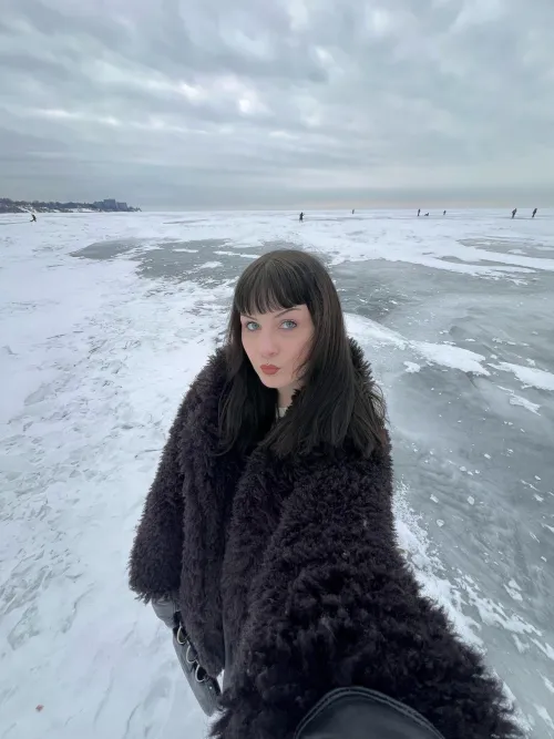 you don’t need a valentine when you have a perfect goddess to fund 