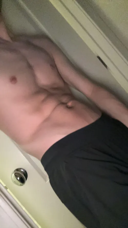 24 white lookin for other fit masc gym bros 30s clarsn3397