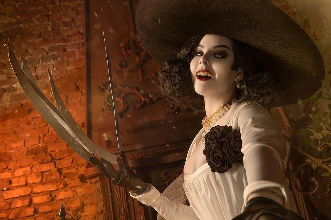 Dimitrescu (Helly Valentine)