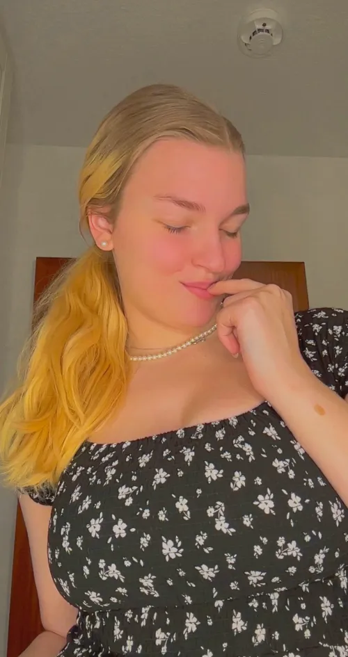 do my blonde hair looks good in this black dress with flowers