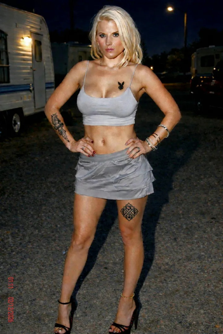 Hit ⬆️ if you'd go in Haley's trailer for an anything goes bareback one night stand, Share if you'd visit her regularly in her trailer for booty calls, Comment where you'd dump your muck!!!