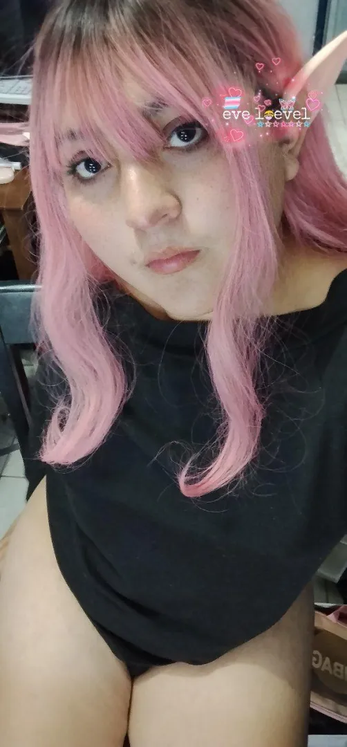 Hola cómo están ? Me vesti de elfa pero de pelo rosa