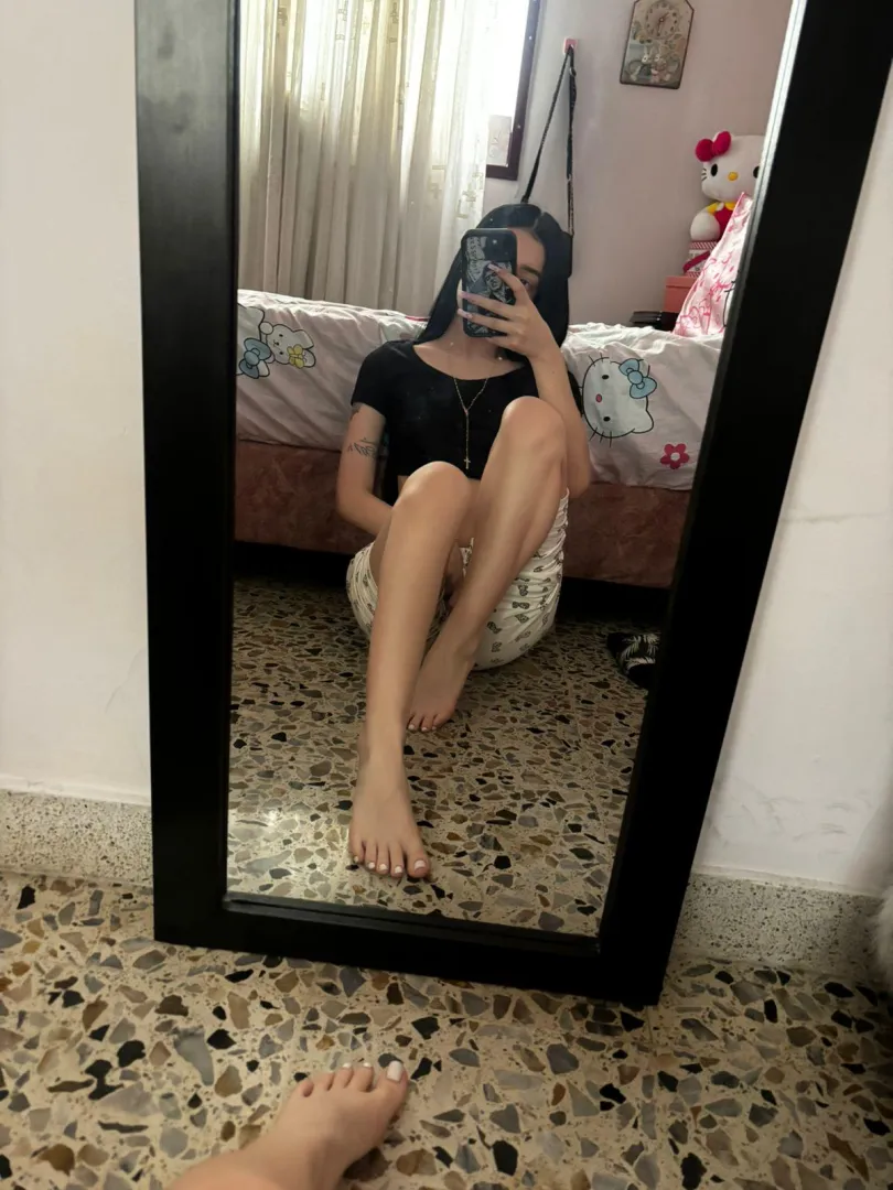 I want to feel your hot cum running on my body! size 4.5