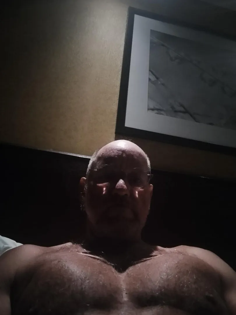 I'm Bi. Everyone is beautiful.  Everyone should be erotic and celebrate the body.