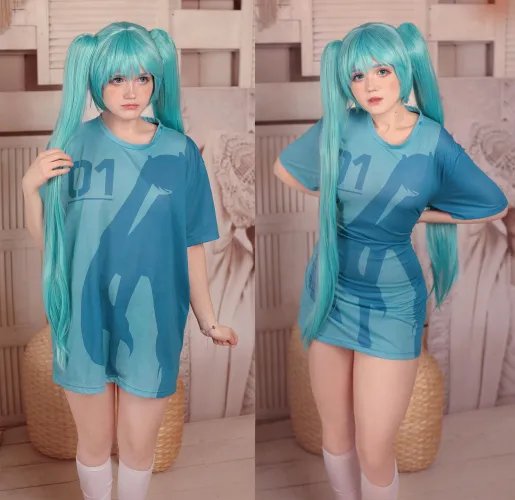 Miku Hatsune cosplay by Neyrodesu