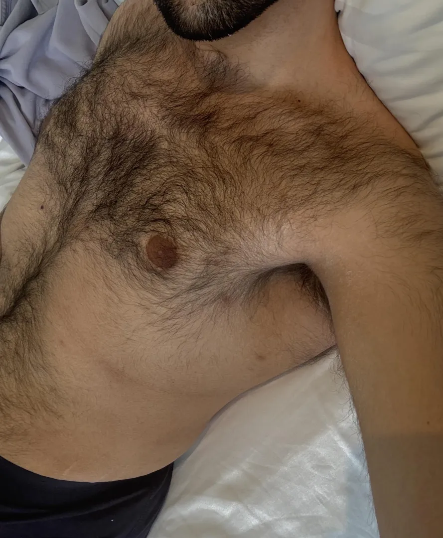 SIDE: HOSTING FOR HAIRY MEN