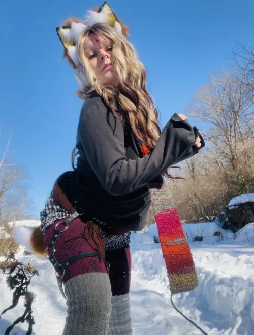 this puppy loves playing in the snow ❄️