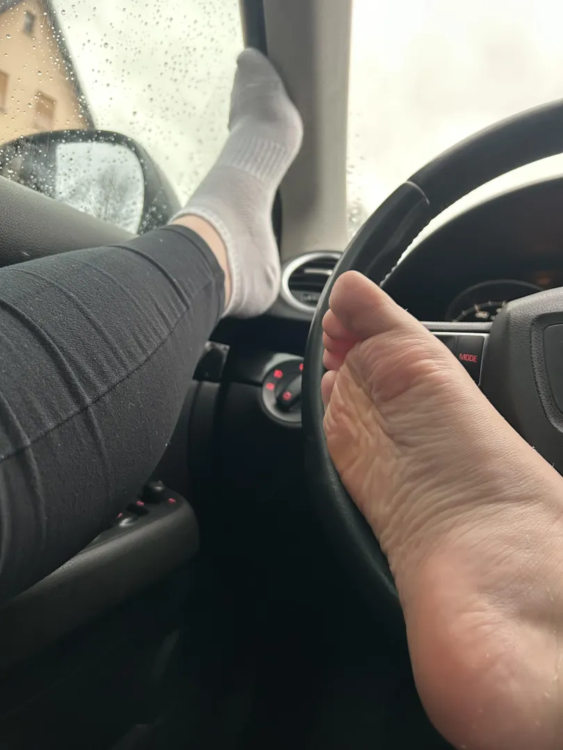 Today the foot takes the wheel. He can do much more than that 
