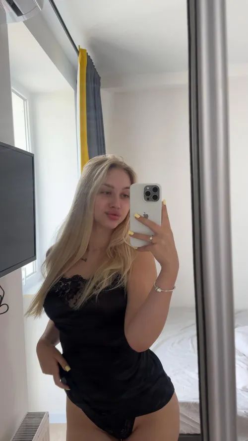 tonight’s about good vibes and easy company