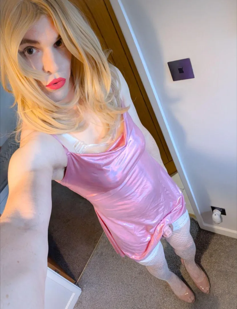 32 [S4M] Sammy sissy looking for online fun with guys or other girls