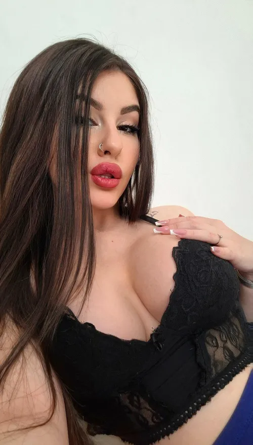 Be a good boy and give Mommy what she wants