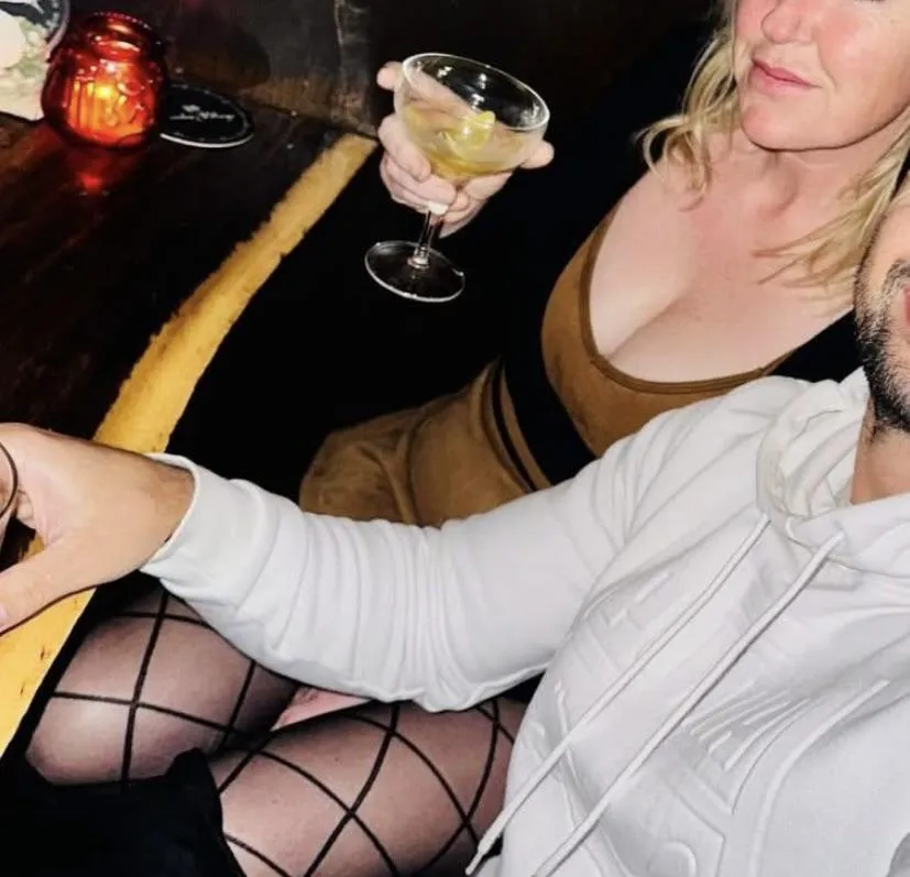 Couple here looking for some fun tonight swap!! 209