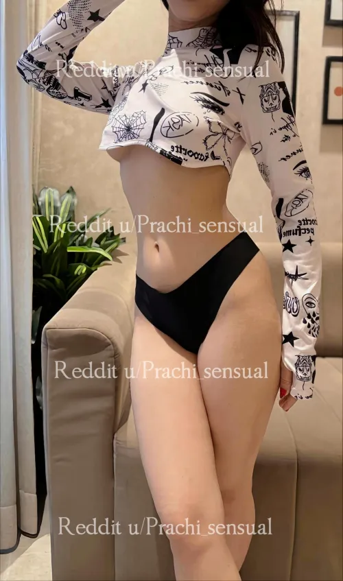 Elegance in the top, mischief in the mood… guess the rest 