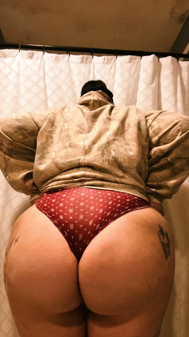 Fat ass white girl ‍
