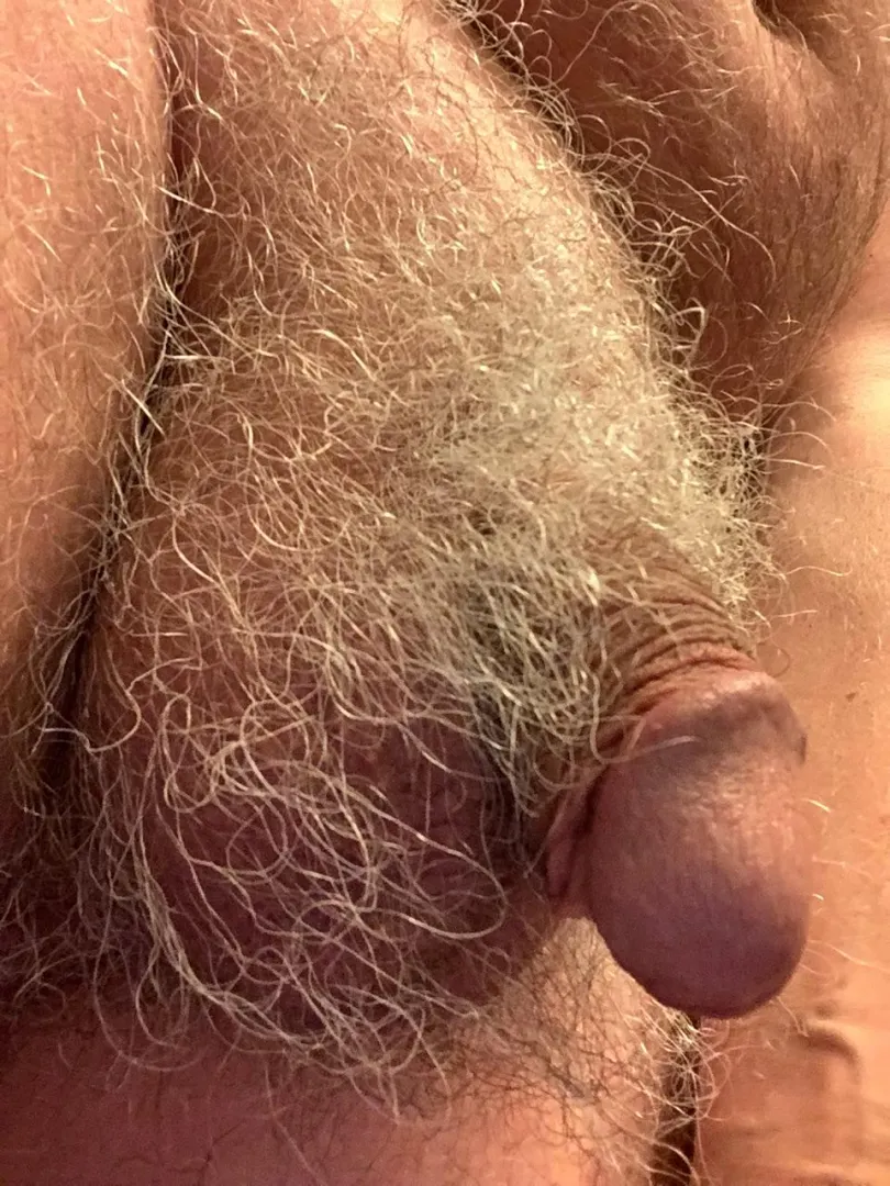 Hoping in the shower. Care to join me? (62)