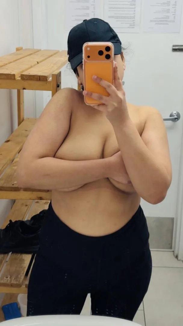 How may i service u sir…