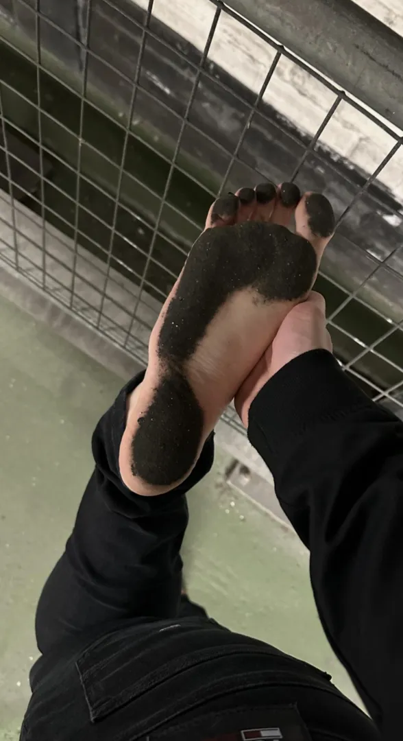 I have a different definition of “ultra filthy feet” in this sub 