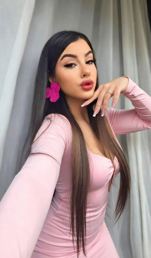 I want you on your knees dispensing all your cash