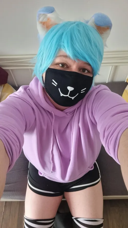 I'm a good boy and I need some head pats  pls 