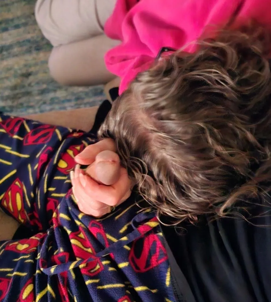 Natural Nails wife giving HJ