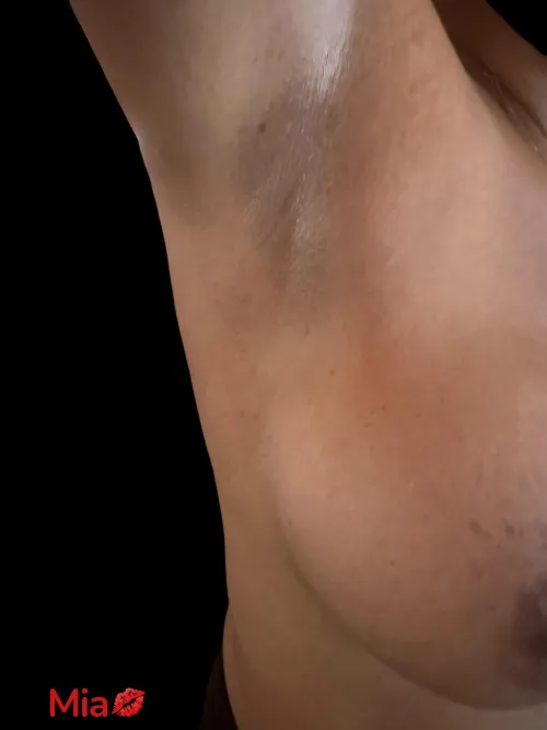 Side boob and more ❌⭕️Mia